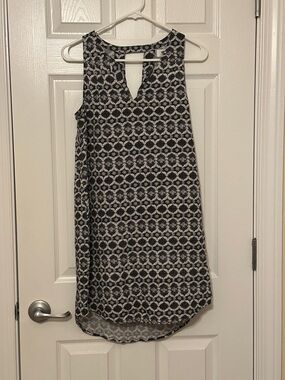 Old Navy Black and Cream Printed Shift Top